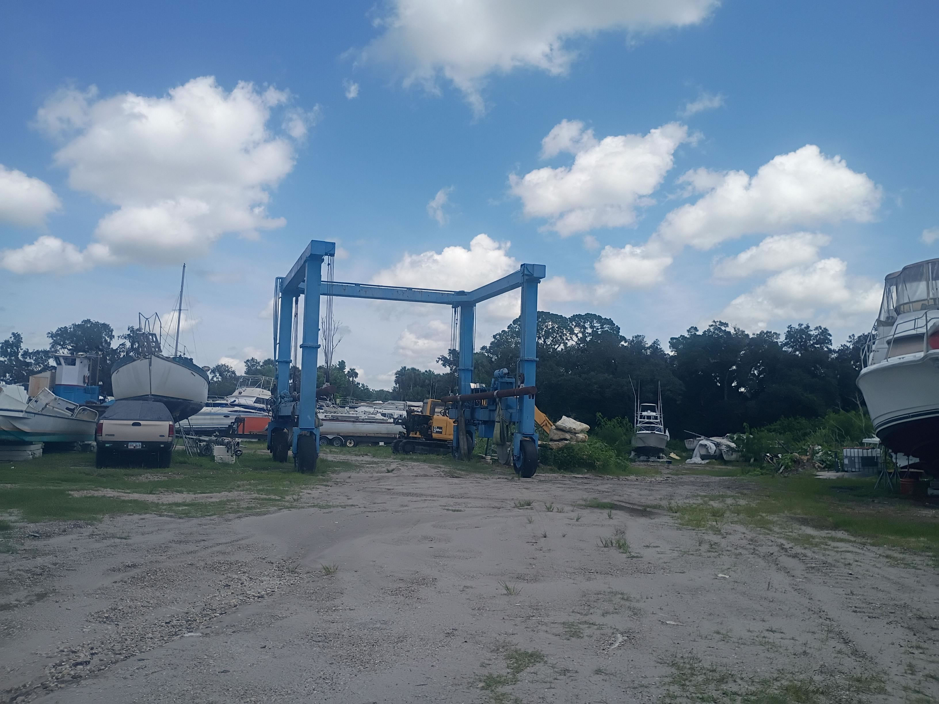 Belle Hatchee Marina - Dry Boat Storage and Wet Boat Storage in Belle Hatchee, Florida